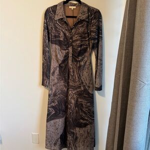 Moon River Brown Marble Long Sleeve Dress